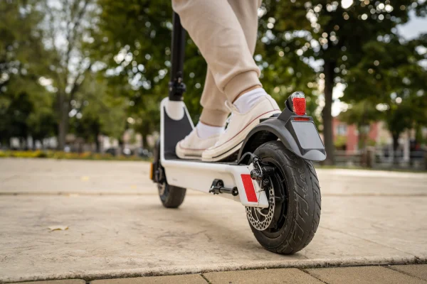 Verkehrsrecht - E-Scooter Fahren – ohne „Sprit“! 